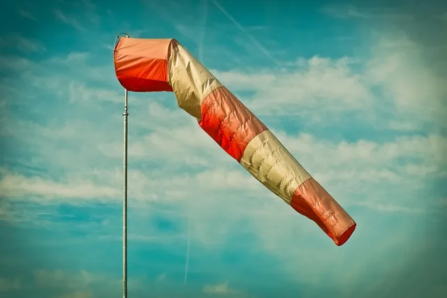 wind sock, pole, sky, nature, air bag, weather, striped, wind direction, wind speed, wind direction indicator, wind direction sensor, wind indicator, wind. Så sätter du KPI:er som kopplar marknadsföring till affärsmål